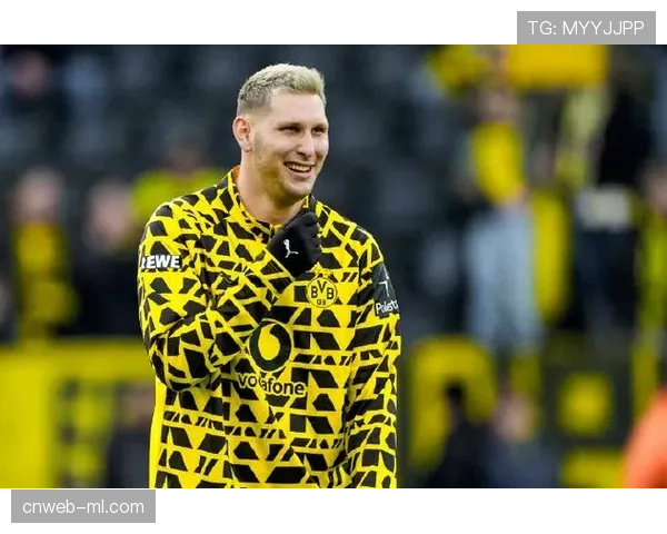 现场通讯:多特蒙德主场“黄黑之墙”震撼回归,八万人齐声高歌助威 现场通讯:多特蒙德主场“黄黑之墙”震撼回归,八万人齐声高歌助威